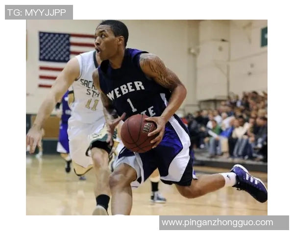 利拉德赛场细节动作被镜头捕捉引发球迷热议与媒体持续关注 利拉德赛场细节动作被镜头捕捉引发球迷热议与媒体持续关注